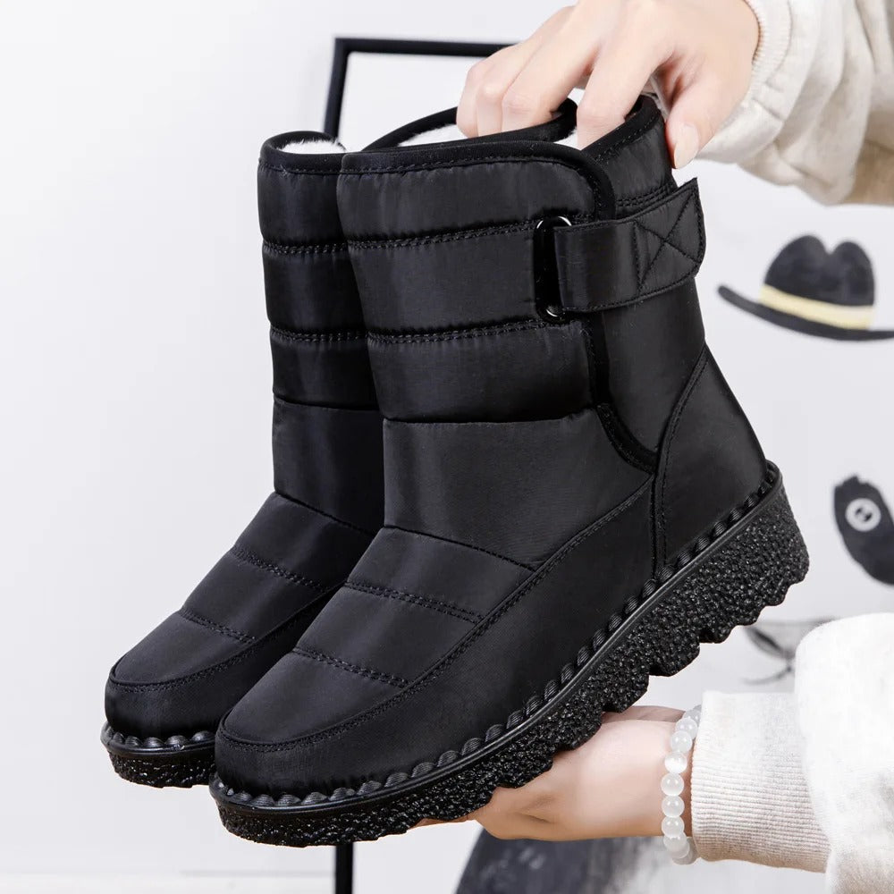 Women's cozy padded snow boots